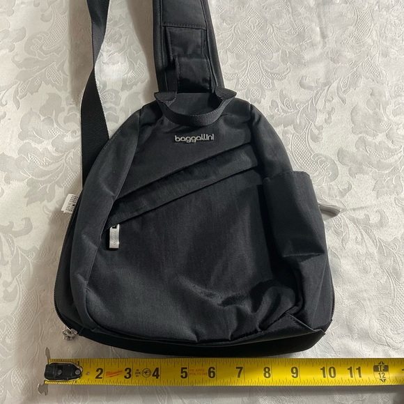 Baggallini  Mini Sling Crossbody Shoulder Bag Black New W/out Tags - Picture 8 of 10